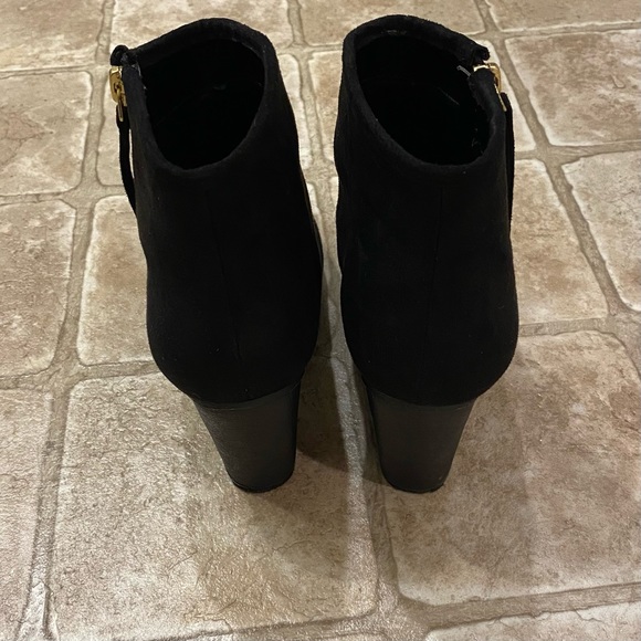 Journee Collection | outside zip | stacked heeled booties - Picture 6 of 9